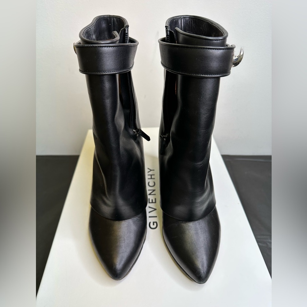 Givenchy Ankle Shark Lock (Original) Black Leather Boots Size 37.5